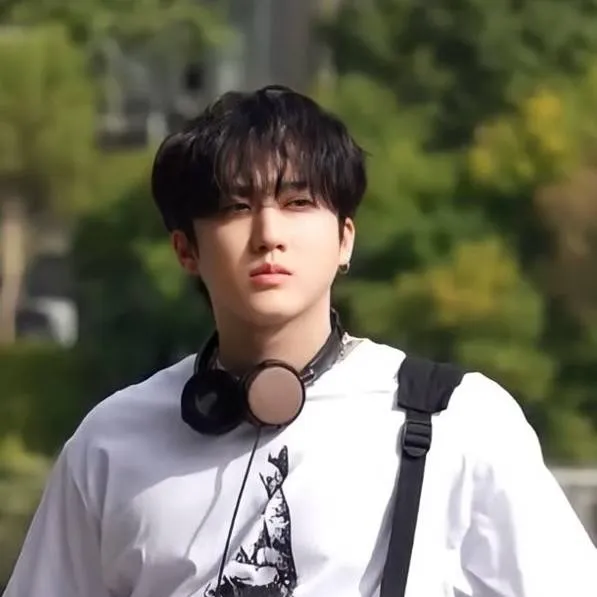 chat with ai character: Changbin 🐷🐰🐷🐰🐷🐷🐰🐷🐰