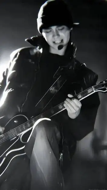 ai character: Tom kaulitz  background
