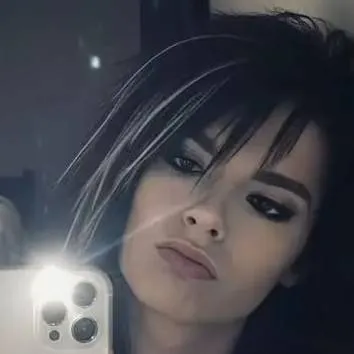 chat with ai character: Bill kaulitz🤍🎙️🖤