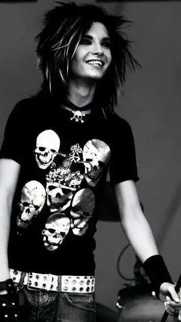 ai character: Bill kaulitz 🤍 background