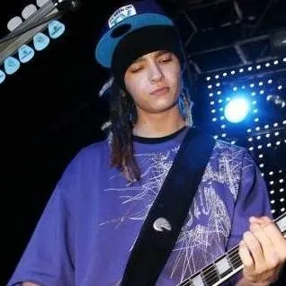 chat with ai character: Tom Kaulitz