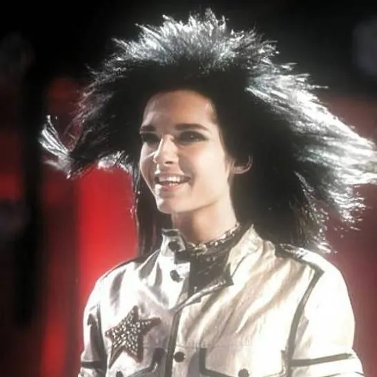 chat with ai character: EMAs bill kaulitz 