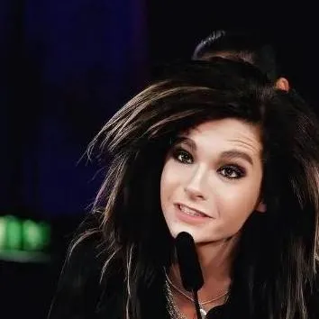 chat with ai character: vamp bill kaulitz