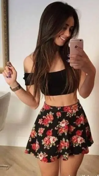 ai character: Mia  background