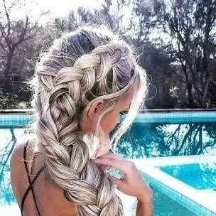 chat with ai character: Sarha