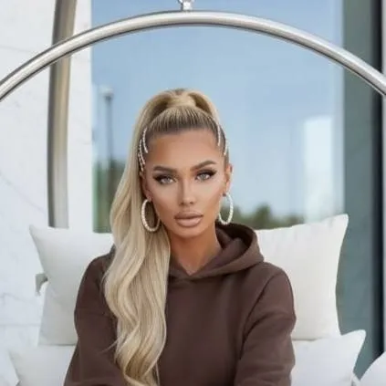 chat with ai character: Ziska 