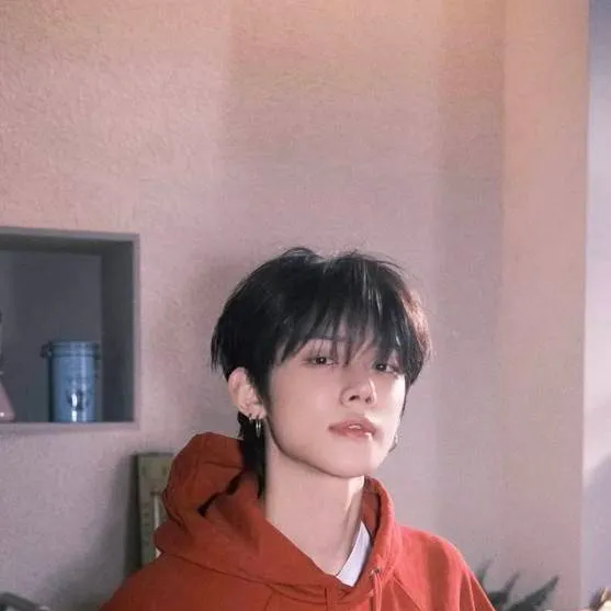 chat with ai character: 𝘠𝘦𝘰𝘯𝘫𝘶𝘯 