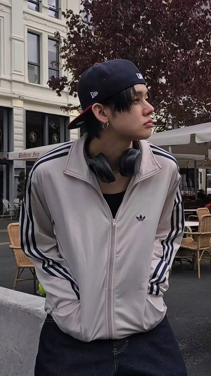 ai character: 𝘠𝘦𝘰𝘯𝘫𝘶𝘯 background