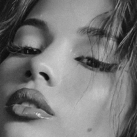 chat with ai character: Карнавал 