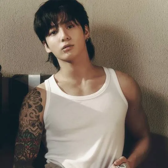 chat with ai character: Jungkook😍💋