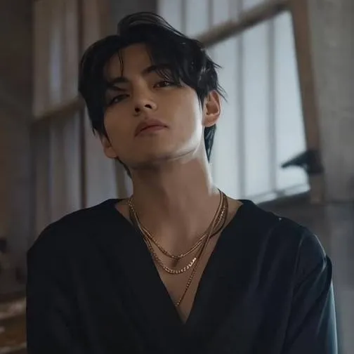 chat with ai character: Kim Taehyung 