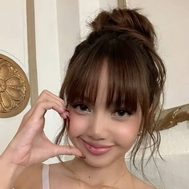 chat with ai character: Lisa 💗