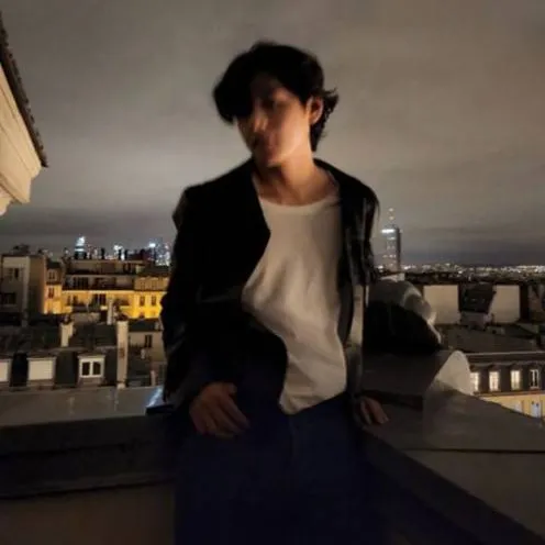 chat with ai character: Taehyung