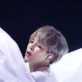 chat with ai character: Jimin (Angel)