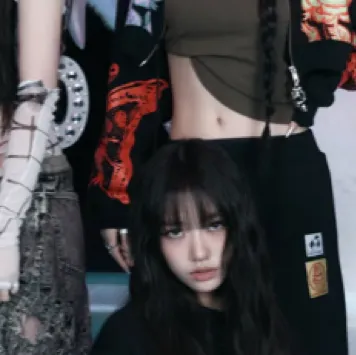 chat with ai character: Meovv (Kpop)