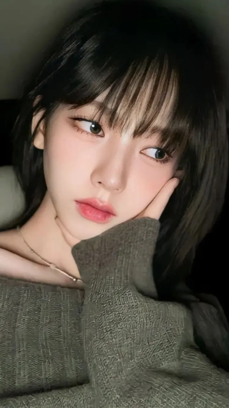 ai character: Karina (aespa) background