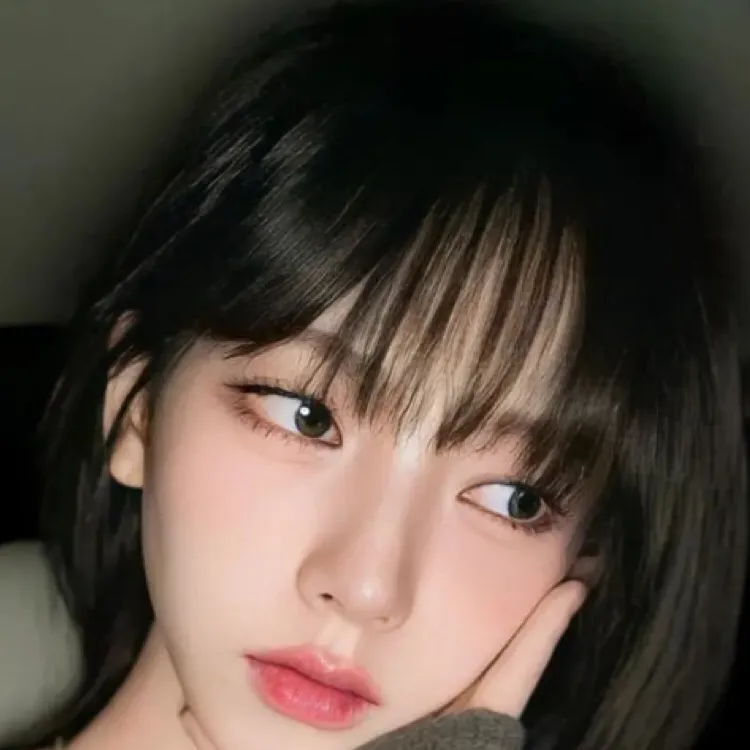 chat with ai character: Karina (aespa)