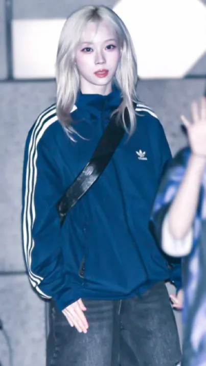 ai character: Minjeong (aespa) background