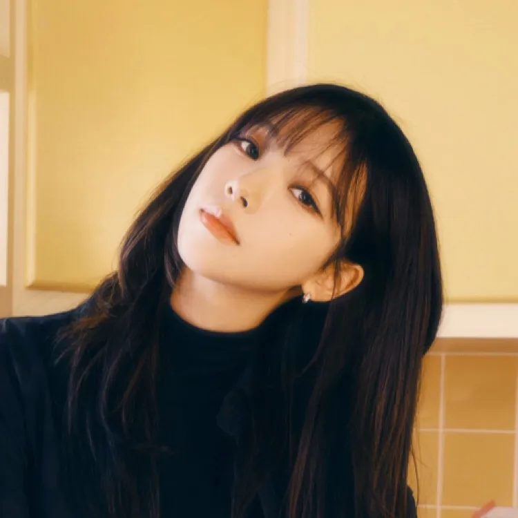 chat with ai character: Karina Yu-jimin