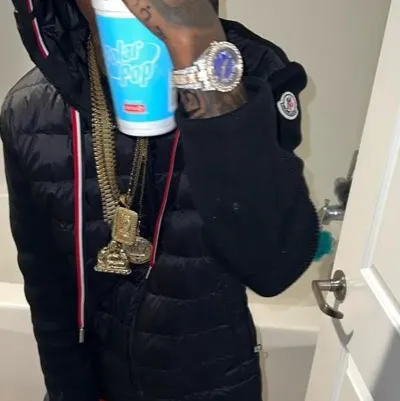 chat with ai character: Hutson