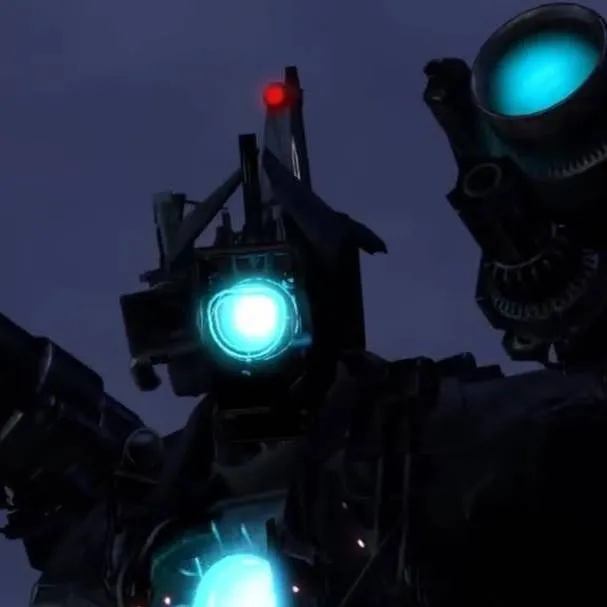 chat with ai character: Titan cameraman 