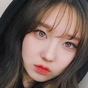 chat with ai character: Ha-eun (lesbienne)