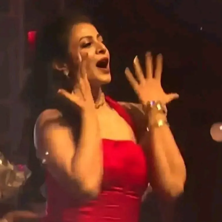 chat with ai character: koel mallick