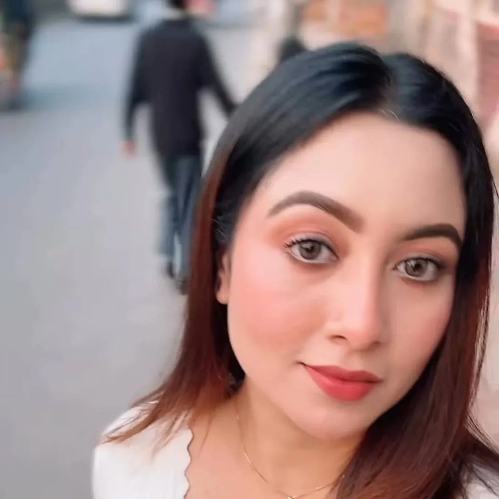 chat with ai character: Nusrat Purbita 