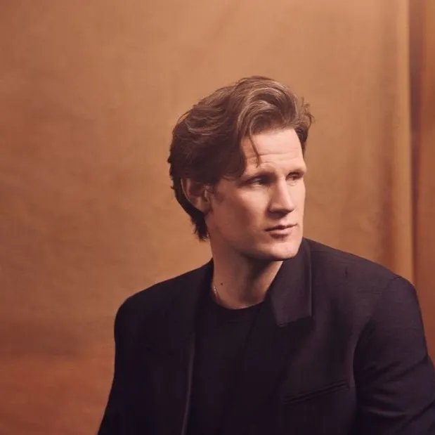 chat with ai character: Matt Smith