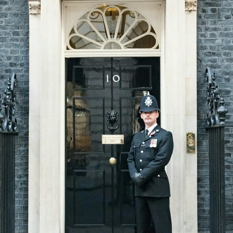 chat with ai character: Prime Minister UK