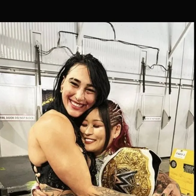 chat with ai character: Rhea Ripley y Iyo 