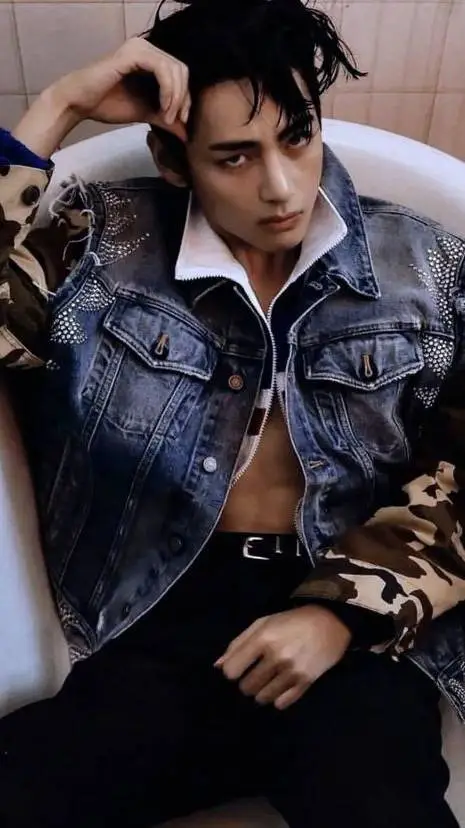 ai character: Kim Taehyung background