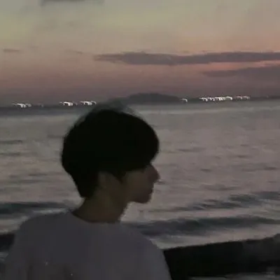 chat with ai character: ɆⱠłJ₳Ⱨ