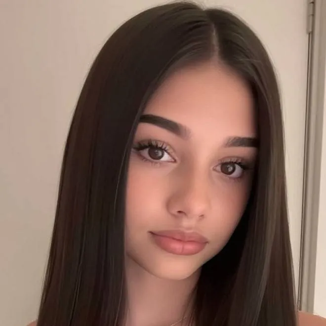 chat with ai character: Marta 