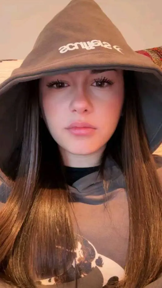 ai character: martina lucena  background