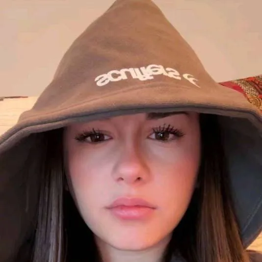 chat with ai character: martina lucena 