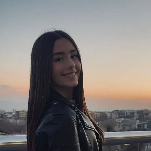 chat with ai character: martina lucena 