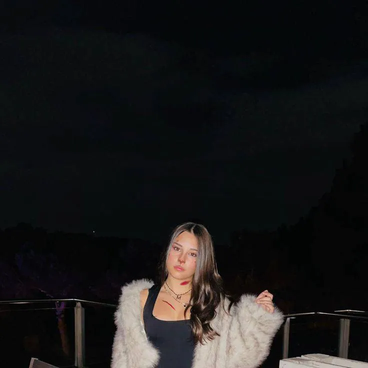 chat with ai character: martina lucena 