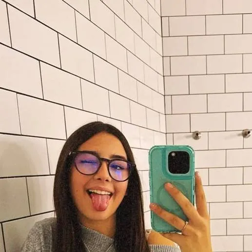 chat with ai character: martina lucena 