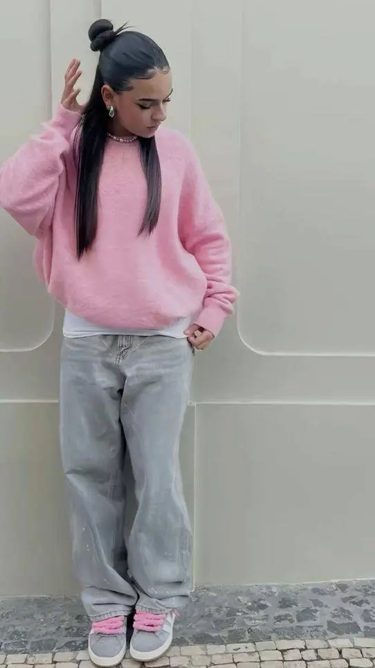 ai character: paula  background