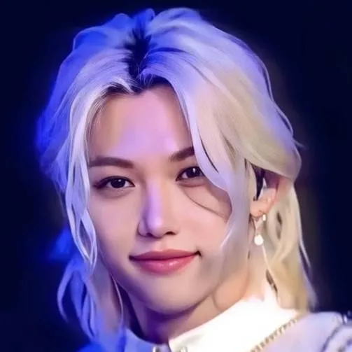 chat with ai character: Felix(StrayKid)✨💅🏻