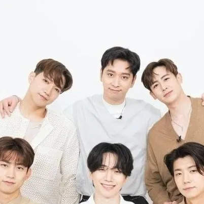 chat with ai character: 2PM🖤🤍