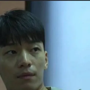 chat with ai character: Jun ho (policeman)