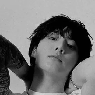 chat with ai character: Jeon Jungkook 