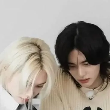 chat with ai character: ~huunjin and felix