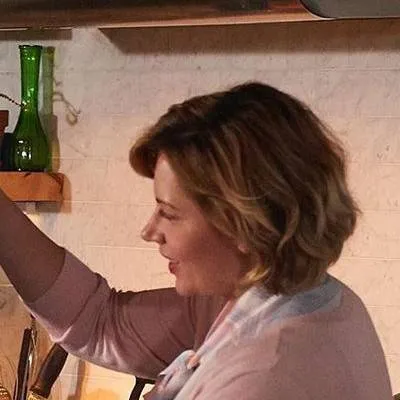 chat with ai character: mama de Abe