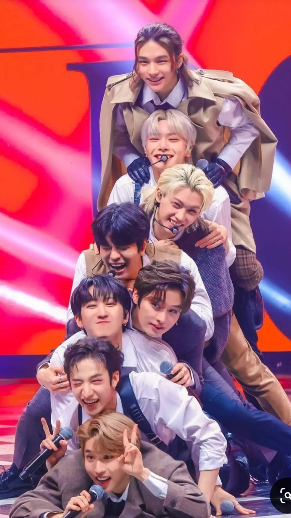 ai character: skz  background