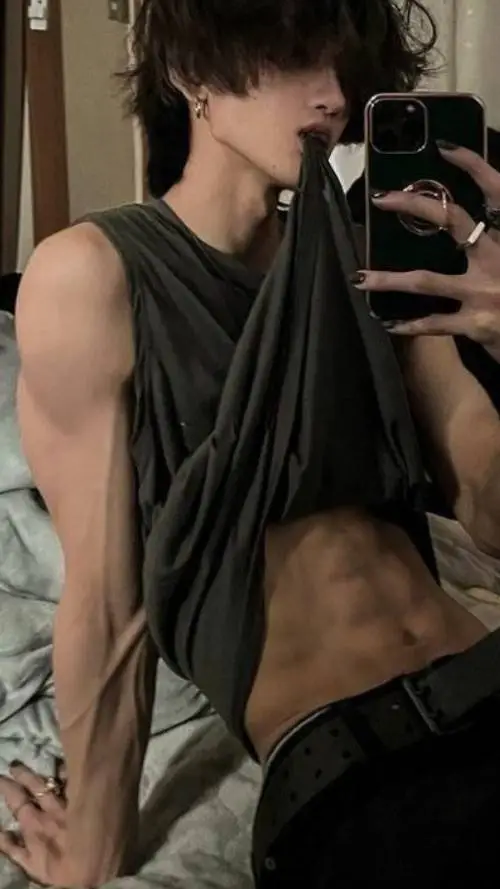 ai character: Victor🖇🇰🇷 background