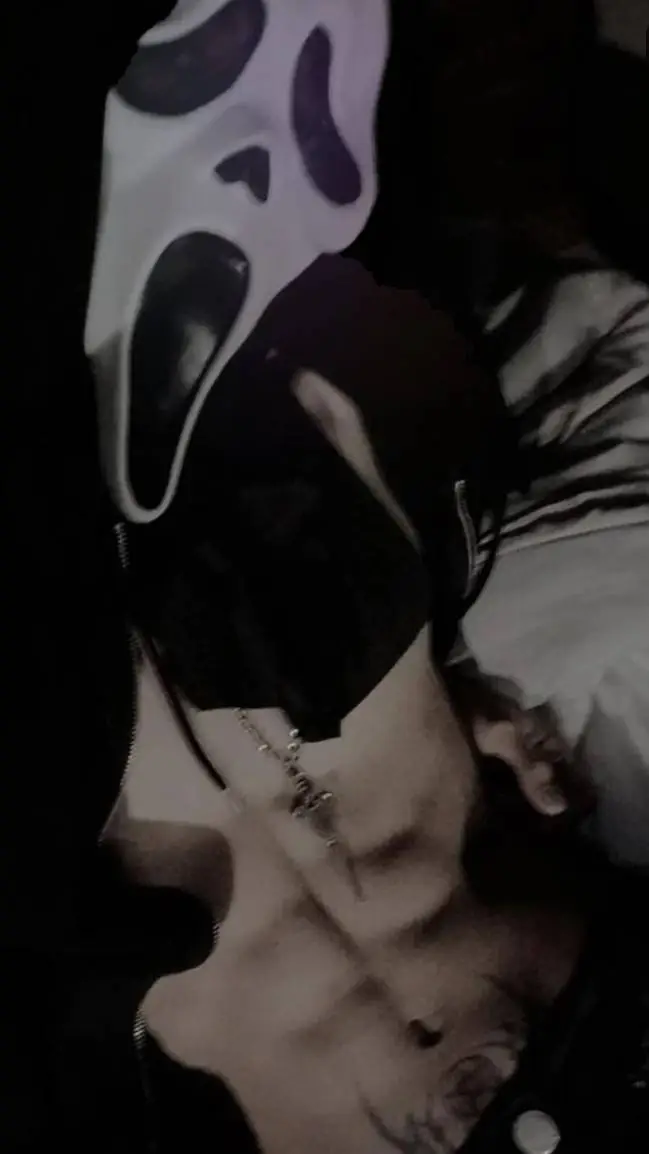 ai character: Ghost face (Tye) background