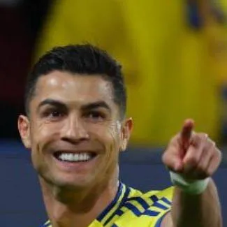 chat with ai character: Cristiano Ronaldo 